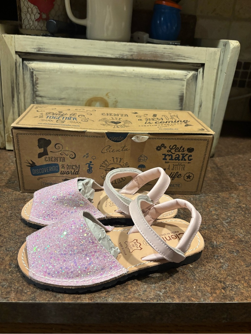 Cienta Pink Glitter Girls' Sandals with Ankle Strap